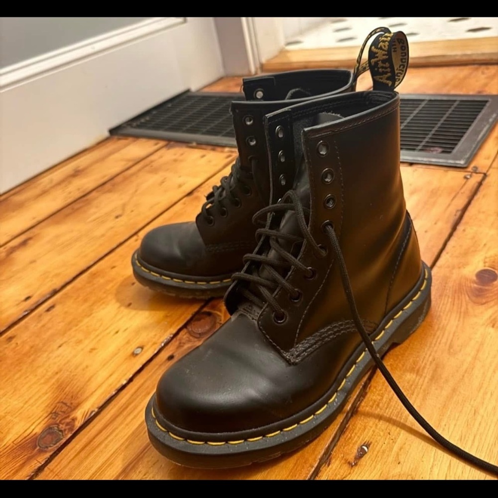 Worn a couple times. Black Dr martens size 6!